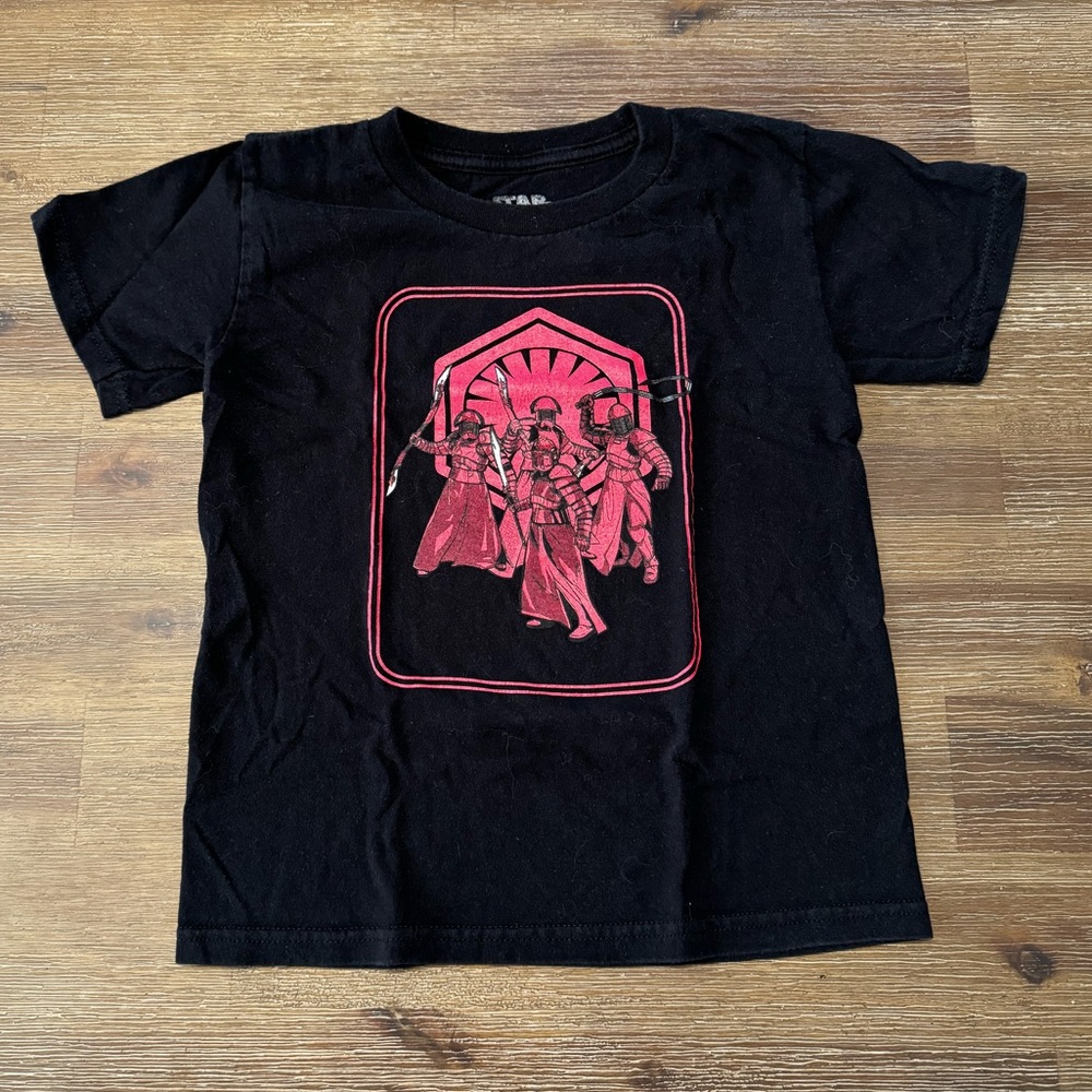 🟡EUC🟡 Star Wars Short Sleeve T-shirt - Youth Size 5/6